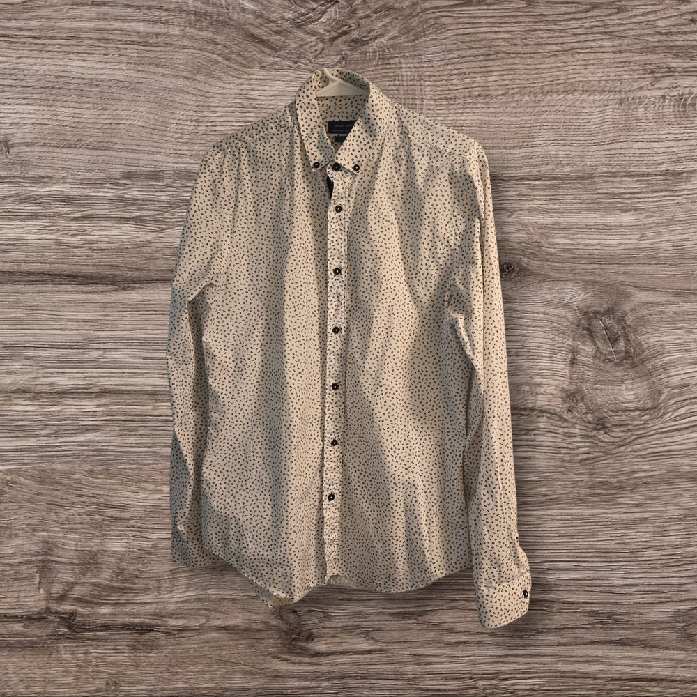 Zara Men's White With Blue Roses Button Down Shirt Size M